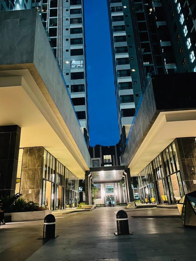 The Base Central Pattaya 2 Bed 2 Bath By Numam Exteriör bild