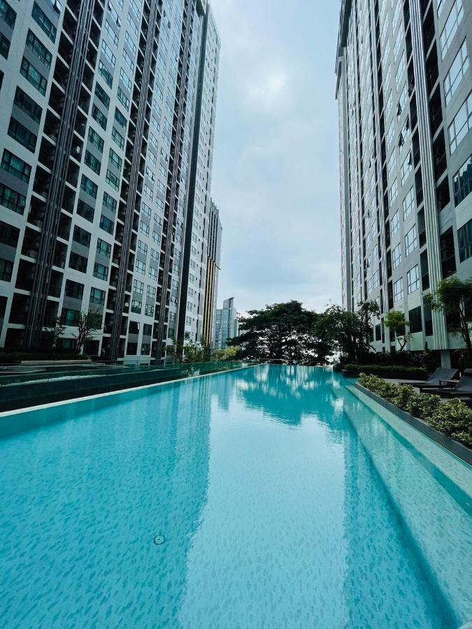The Base Central Pattaya 2 Bed 2 Bath By Numam Exteriör bild
