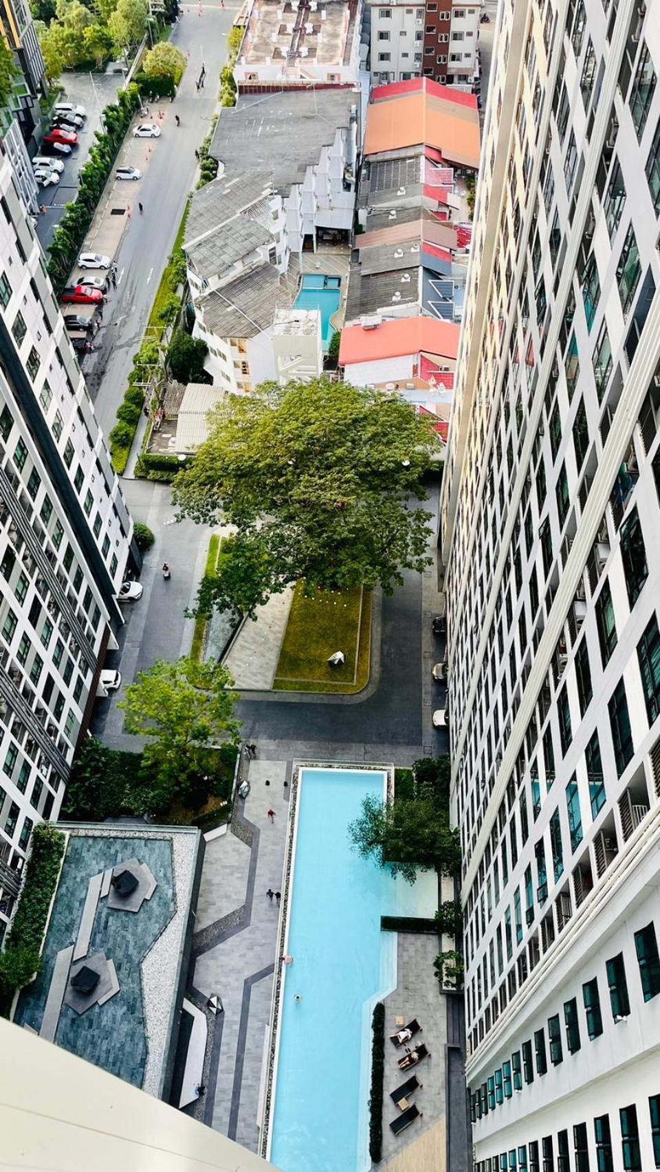The Base Central Pattaya 2 Bed 2 Bath By Numam Exteriör bild