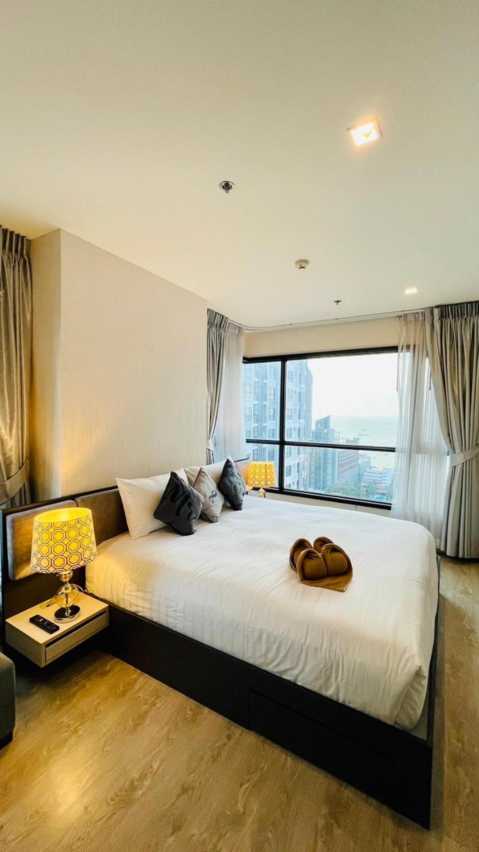 The Base Central Pattaya 2 Bed 2 Bath By Numam Exteriör bild